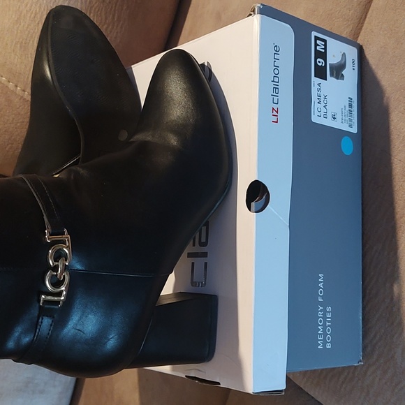 Liz Claiborne Shoes - Liz Claiborne black booties